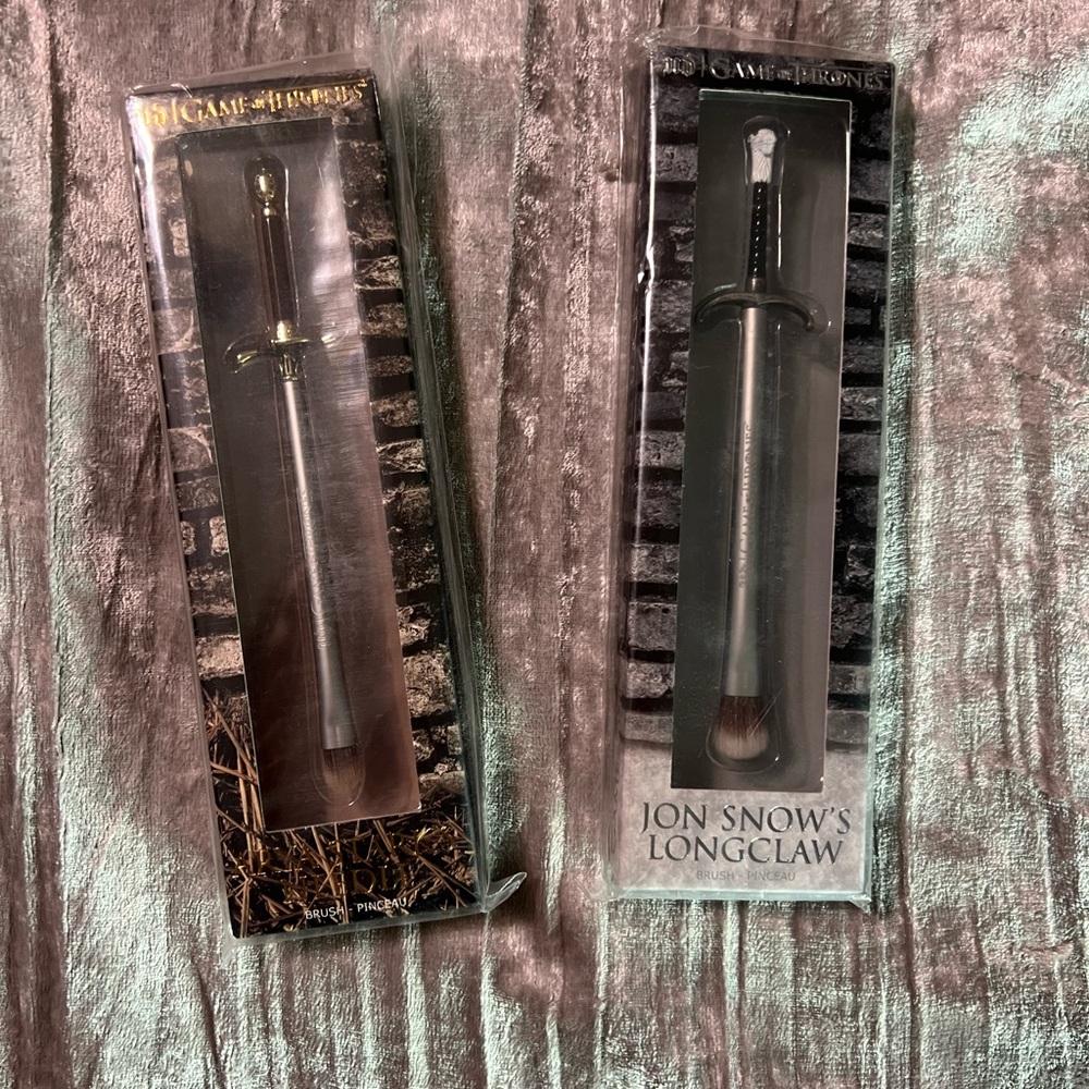 Arya Stark and Jon Snow Game of Thrones makeup brushes